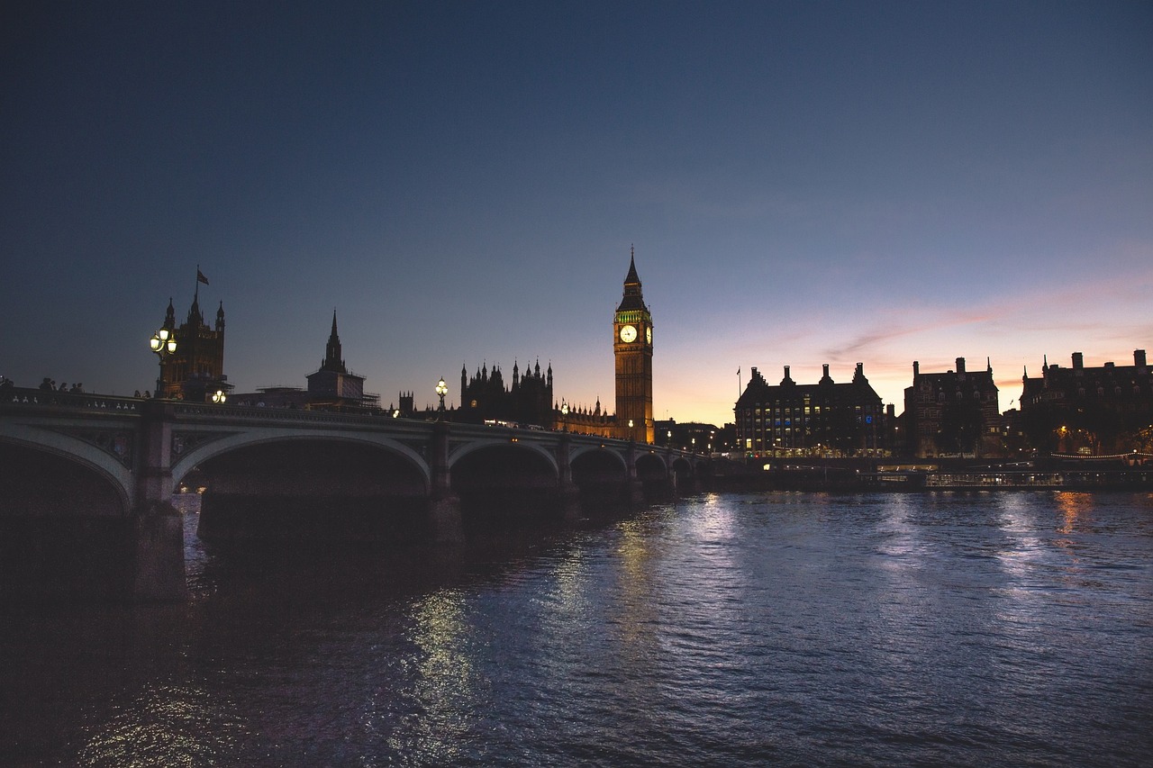 英国最新一期，文化与科技的繁荣交汇时刻