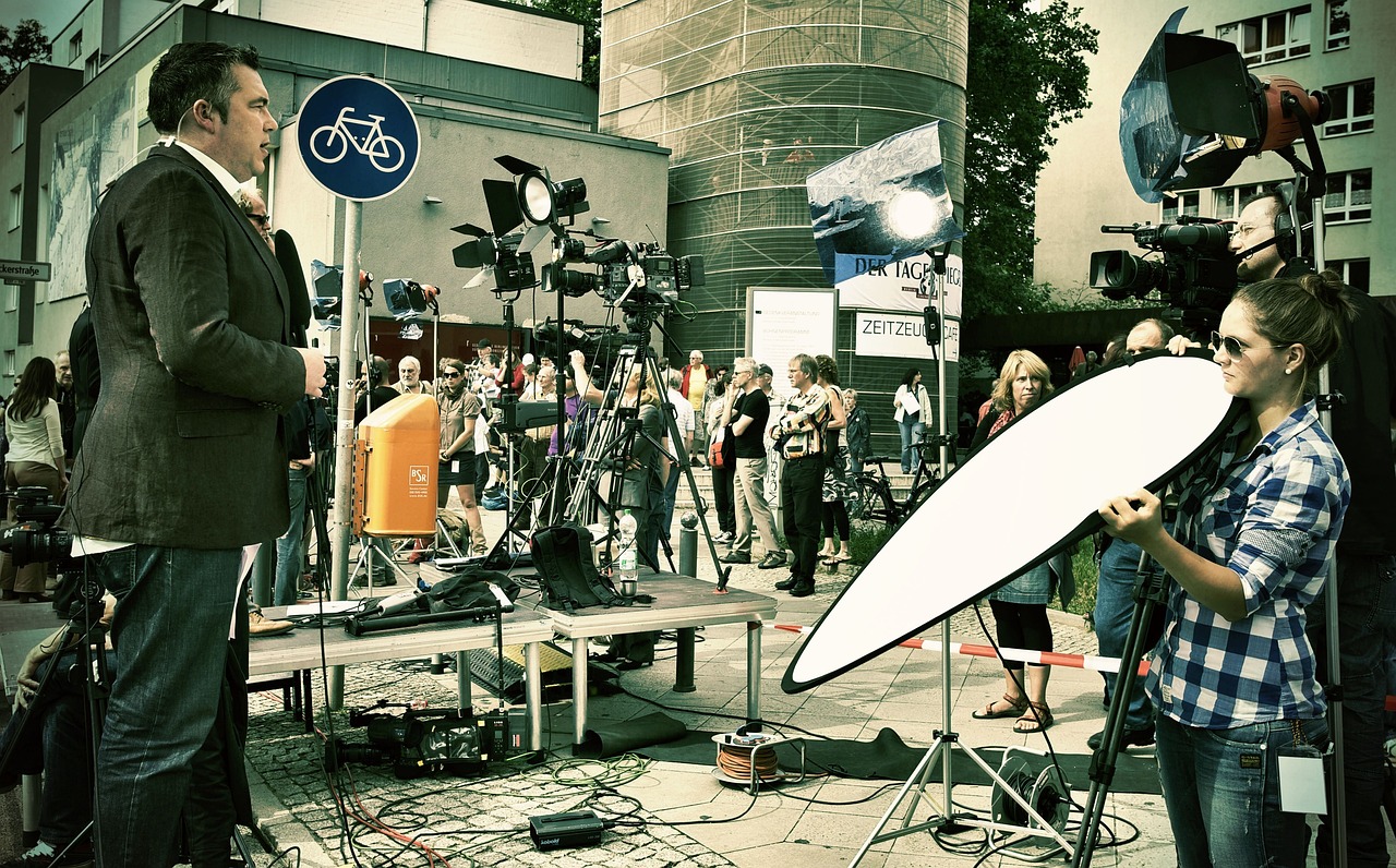 靠逼电视,革新家庭娱乐方式的革命力量