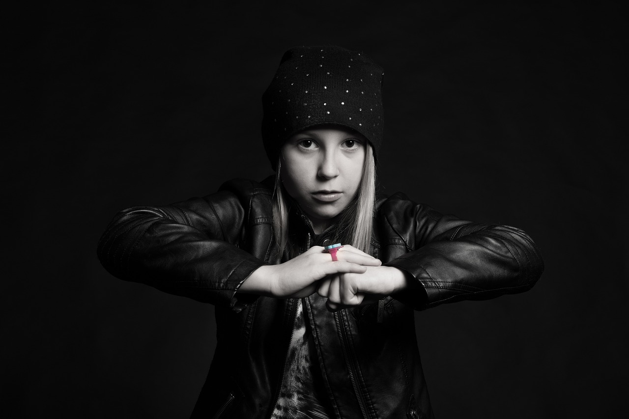 易烊千玺最新写真2018,时尚魅力与青春活力的交融展现风采