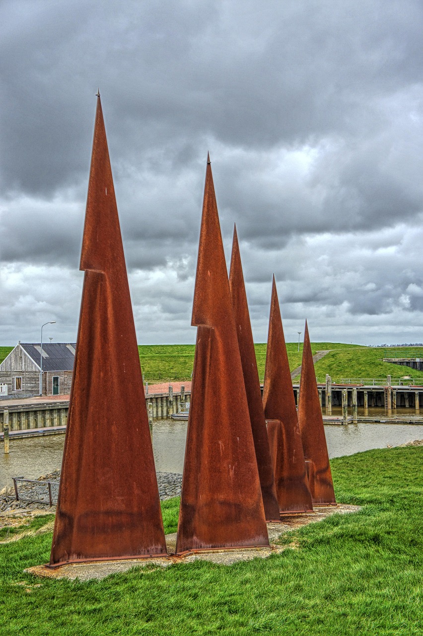 台风天鹅最新动态报告,密切关注路径预测与最新动态进展