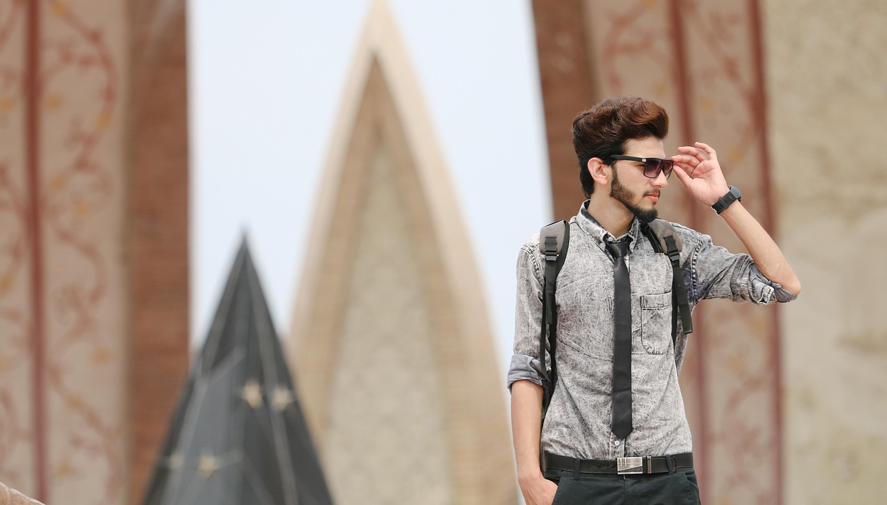 防弹少年团最新造型引领潮流,时尚新风尚亮相惊艳众人!