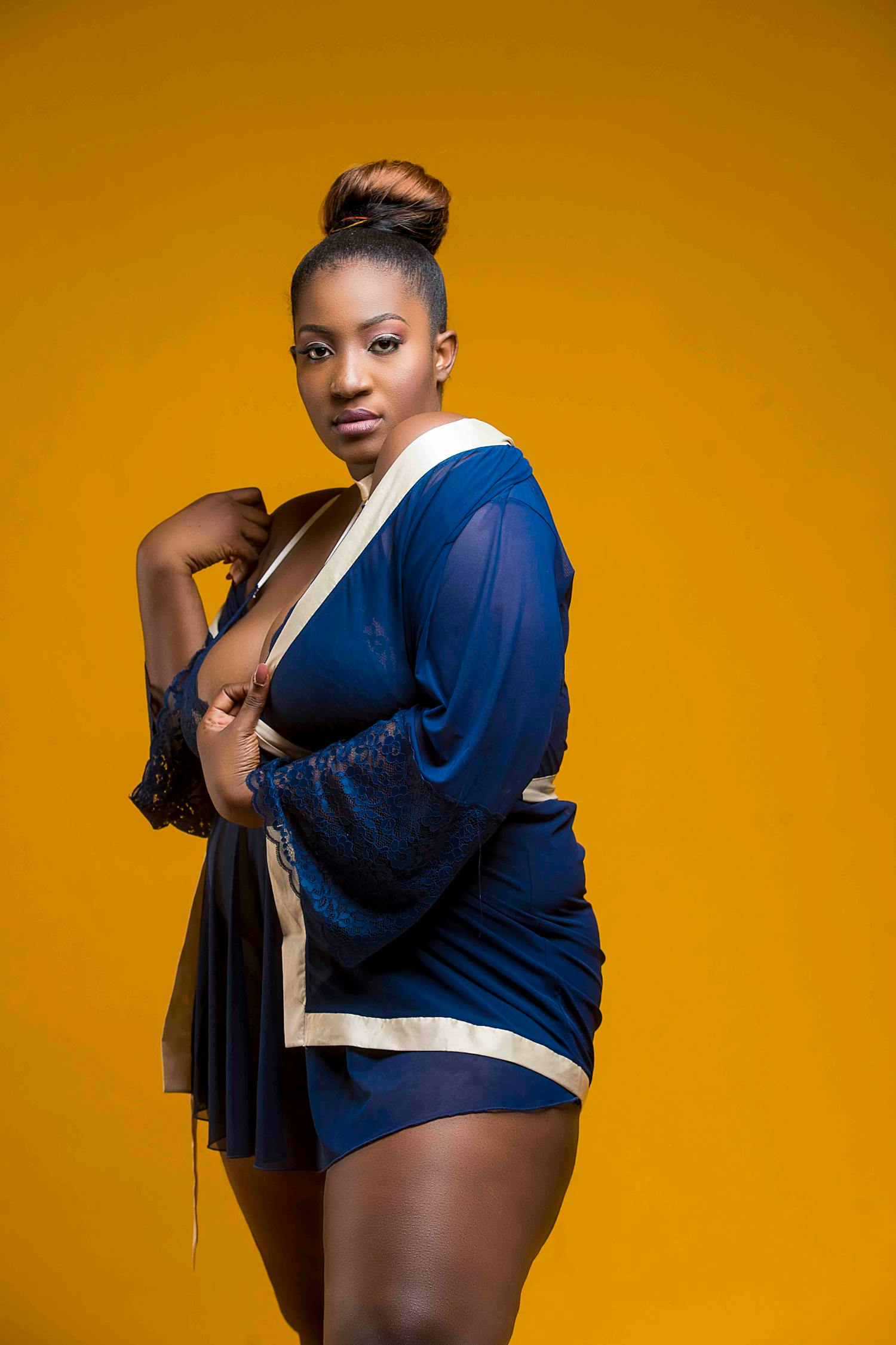 蔡徐坤五月最新写真展现独特魅力风采